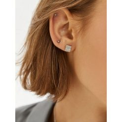 Kolczyki Calvin Klein. Szare kolczyki Calvin Klein, srebrne. Za 199.99 zł.