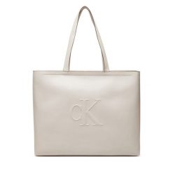 Torebka Calvin Klein Jeans. Torebki klasyczne Calvin Klein Jeans, bez wzorów, z jeansu, bez dodatków. Za 289.99 zł.