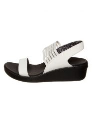 Skechers Sandały "Rumble" w kolorze białym na koturnie rozmiar: 39. Białe sandały Skechers, bez wzorów, z otwartym noskiem, bez obcasa, na koturnie, bez zapięcia. Za 255.94 zł.