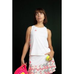 Koszulka CANTAL TOP | Lekka, oddychająca i szybkoschnąca do gry w padla. Białe topy Izas, bez wzorów, z materiału, bez kołnierzyka, bez ramiączek. Za 160.83 zł.