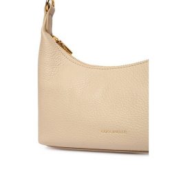 Torebka Coccinelle. Brązowe listonoszki Coccinelle, bez wzorów, bez dodatków. Za 859.99 zł.