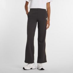 Spodnie damskie New Balance WB61Q2R4ABR – szare. Szare spodnie dresowe New Balance, na co dzień, l, bez wzorów, z dresówki, z podwyższonym stanem. Za 279.99 zł.