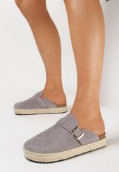 Szare Klapki Mule w Stylu Chodaków z Plecioną Podeszwą Esinna. Szare klapki Born2be, bez wzorów, bez obcasa, na płaskiej podeszwie. Za 74.99 zł.