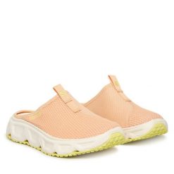 Klapki Salomon. Brązowe klapki Salomon, bez wzorów, bez obcasa. Za 319.99 zł.