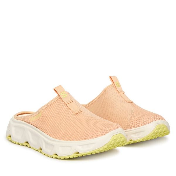 Klapki Salomon. Brązowe klapki Salomon, bez wzorów, bez obcasa. Za 319.99 zł.