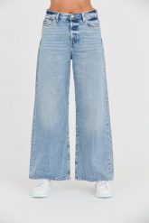 7 FOR ALL MANKIND Niebieskie jeansy Zoey. Niebieskie jeansy 7 for all mankind, bez wzorów. W wyprzedaży za 380.00 zł.