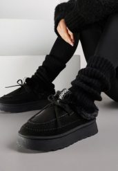 Czarne Rustykalne Śniegowce z Niską Cholewką Zdobione Futrem i Kokardą Tuspena. Czarne trapery i śniegowce Renee, z dzianiny, przed kostkę. Za 99.99 zł.