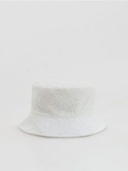 Kapelusz bucket hat z haftem - złamana biel. Kapelusze Reserved, bez wzorów. Za 79.99 zł.