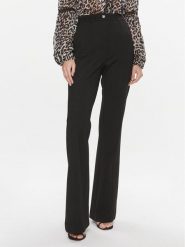 Guess Spodnie materiałowe W4RB28 KBJP2 Czarny Boot Fit. Czarne spodnie materiałowe Guess, l, z aplikacjami, z materiału. Za 249.99 zł.