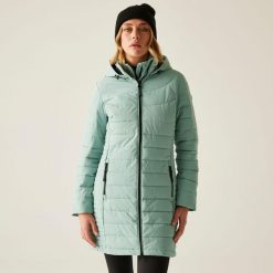 Płaszcz damski zimowy ocieplany Andria. Zielone płaszcze Regatta, na zimę, bez wzorów, z puchu, bez kaptura. Za 372.00 zł.