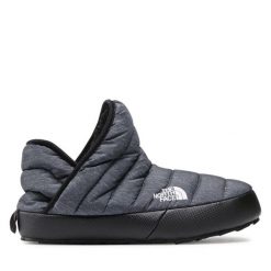 Kapcie The North Face. Szare obuwie domowe The North Face, bez wzorów, bez zapięcia. Za 349.99 zł.
