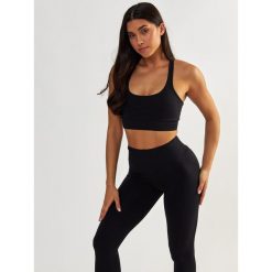 Stanik Fitness BeShaped Gym Queen Bezszwowy. Czarne biustonosze BESHAPED, bez wzorów, z nylonu. W wyprzedaży za 152.15 zł.