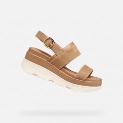 Sandały GEOX D GARDENIA Brązowy. Brązowe sandały Geox, bez wzorów, ze skóry, bez obcasa, bez zapięcia. Za 424.99 zł.