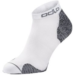 Skarpety do biegania krótkie dla dorosłych Odlo Socks Ceramicool RUN 2pack. Białe skarpety Odlo, bez wzorów, z materiału. Za 130.65 zł.