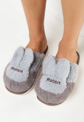 Brązowe Futrzane Kapcie Królik Harash. Brązowe obuwie domowe Born2be, z aplikacjami, z futra, bez zapięcia. Za 34.99 zł.