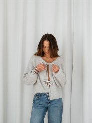 Kardigan z wełną alpaki - jasnoszary. Szare kardigany Reserved, l, bez wzorów, z dzianiny. Za 259.99 zł.