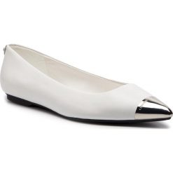 Baleriny CALVIN KLEIN - Melo E8929 White. Białe baleriny Calvin Klein, bez wzorów, z materiału, bez obcasa. W wyprzedaży za 349.00 zł.
