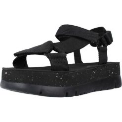 Sandały CAMPER 004 ORUGA Czarny. Czarne sandały Camper, bez wzorów, z tkaniny, sportowe, bez obcasa, bez zapięcia. Za 383.99 zł.
