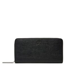Duży Portfel Damski Calvin Klein. Czarne portfele Calvin Klein, bez wzorów. Za 179.99 zł.