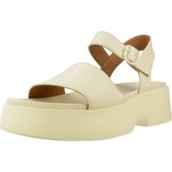 Sandały CAMPER GOBI FLORA Żółty. Żółte sandały Camper, bez wzorów, ze skóry, sportowe, bez obcasa, bez zapięcia. Za 575.61 zł.