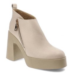 Beżowe Botki Armodo Modne Buty Na Obcasie. Brązowe botki Armodo, bez wzorów, ze skóry, bez obcasa, na obcasie, bez zapięcia. Za 369.00 zł.