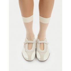 Baleriny Reebok. Białe baleriny Reebok, bez wzorów, bez obcasa. Za 299.99 zł.