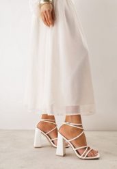 Białe Sandały na Platformie i Obcasie Fodelina. Białe sandały Born2be, bez wzorów, eleganckie, bez obcasa, na obcasie, bez zapięcia. Za 99.99 zł.