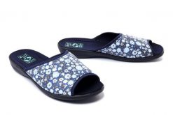 ADANEX DIK2 DIANA 18760 GR/CZ granat/czarny, kapcie/klapki damskie. Czarne obuwie domowe Adanex, bez wzorów, bez zapięcia. Za 65.99 zł.