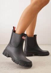 Czarne Kalosze o Fasonie Sztybletów na Podeszwie z Bieżnikiem Taylina. Czarne kalosze Born2be, bez wzorów, z jeansu. Za 89.99 zł.