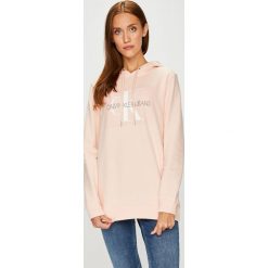 Calvin Klein Jeans - Bluza. Szare bluzy sportowe Calvin Klein Jeans, l, z nadrukiem, z bawełny, z kapturem. Za 449.90 zł.