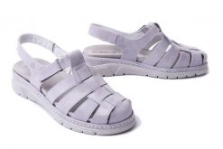SUAVE 720018-09 ivory, sandały damskie. Szare sandały Suave, bez wzorów, z gumy, bez obcasa, na koturnie, bez zapięcia. Za 394.90 zł.