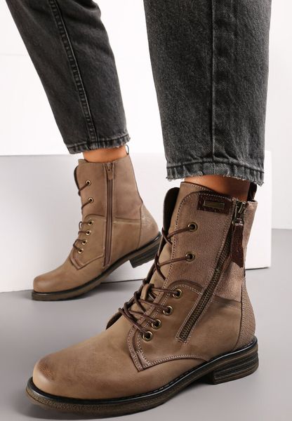 Ciemnobeżowe Botki Sznurowane z Zamkiem Hiyab. Brązowe botki Renee, bez wzorów, z jeansu, bez obcasa, na obcasie, bez zapięcia. Za 139.99 zł.