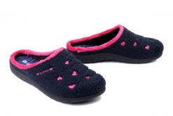 INBLU ET-33 004 granatowy, kapcie damskie. Niebieskie obuwie domowe Inblu, bez wzorów, z tkaniny, bez zapięcia. Za 80.99 zł.