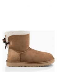 UGG Skórzane botki "Mini Bailey Bow II" w kolorze karmelowym rozmiar: 40. Brązowe botki UGG, bez wzorów, z wełny, z okrągłym noskiem, bez obcasa, bez zapięcia. Za 766.45 zł.