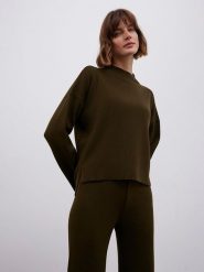 BGN Sweter w kolorze khaki rozmiar: 40. Brązowe swetry BGN, bez wzorów, z wełny, bez ramiączek. Za 104.89 zł.