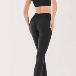 Czarne bezszwowe legginsy Leggins Shape Gabriella efekt pushup. Czarne legginsy Gabriella, l, bez wzorów, z dzianiny, z podwyższonym stanem, krótkie. Za 99.00 zł.