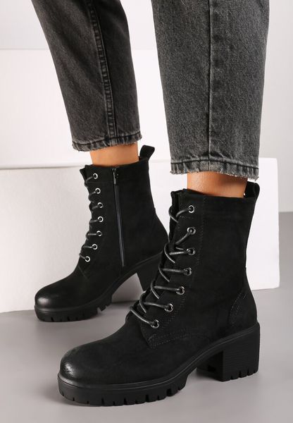 Czarne Botki Workery na Obcasie Ozdobione Wiązaniem Timette. Czarne botki Born2be, bez wzorów, z jeansu, bez obcasa, na obcasie, bez zapięcia. Za 169.99 zł.