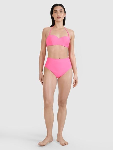 4F Dół od bikini damski - różowy M. Czerwone szorty 4f, bez wzorów, z elastanu, klasyczne, z podwyższonym stanem. Za 59.99 zł.