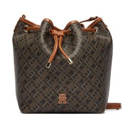 Torebka Tommy Hilfiger. Czarne torebki klasyczne TOMMY HILFIGER, bez wzorów, bez dodatków. Za 699.99 zł.