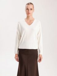 BGN Sweter w kolorze kremowym rozmiar: 40. Brązowe swetry BGN, bez wzorów, bez ramiączek. Za 92.42 zł.