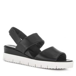 Sandały Gabor. Czarne sandały Gabor, bez wzorów, bez obcasa, na koturnie, bez zapięcia. Za 299.99 zł.