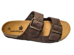 Klasyczne klapki unisex. Brązowe klapki PACIFIQUE SUD, bez wzorów, z materiału, bez obcasa. Za 252.50 zł.