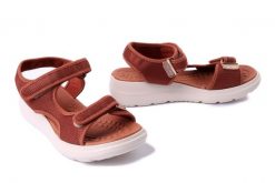 AZALEIA 18833 GREICE SOFT PAPETE AT000 light brown, sandały damskie. Brązowe sandały Azaleia, bez wzorów, bez obcasa, bez zapięcia. Za 199.90 zł.