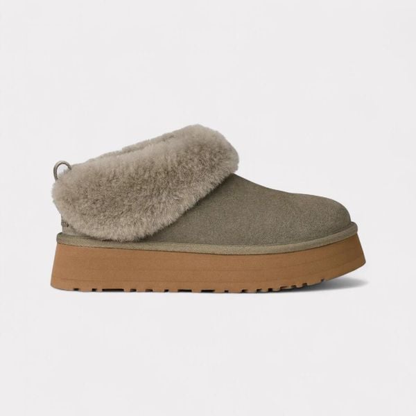 Śniegowce damskie UGG TAZZELLE. Zielone trapery i śniegowce UGG. Za 541.99 zł.