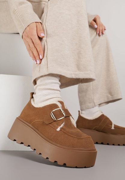 Jasnobrązowe Śniegowce na Platformie z Paskiem ze Sprzączką i Futrem Unweda. Brązowe trapery i śniegowce Renee, z jeansu. Za 129.99 zł.