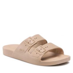 Klapki Freedom Moses. Brązowe klapki Freedom Moses, bez wzorów, bez obcasa. Za 229.99 zł.