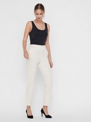 Vero Moda Spodnie w kolorze kremowym rozmiar: L/L32. Brązowe spodnie materiałowe Vero Moda, l, bez wzorów, z materiału, z podwyższonym stanem. Za 88.45 zł.