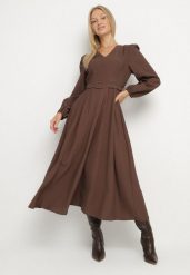 Brązowa Wiskozowa Sukienka o Rozkloszowanym Kroju z Paskiem z Klamerką Arilesse. Brązowe sukienki Born2be, na co dzień, l, bez wzorów, z materiału, eleganckie, bez kołnierzyka, bez ramiączek, maxi, rozkloszowane. Za 159.99 zł.