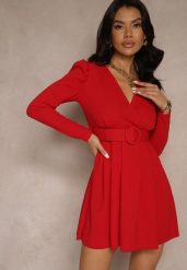 Czerwona Rozkloszowana Sukienka Ozdobiona Paskiem Evinevi. Czerwone sukienki Renee, l, bez wzorów, eleganckie, bez kołnierzyka, bez ramiączek, maxi, rozkloszowane. Za 89.99 zł.