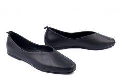 ARTIKER RELAKS 58C2612 czarny, baleriny damskie. Czarne baleriny Artiker Relaks, bez wzorów, ze skóry, bez obcasa, na obcasie. Za 234.90 zł.